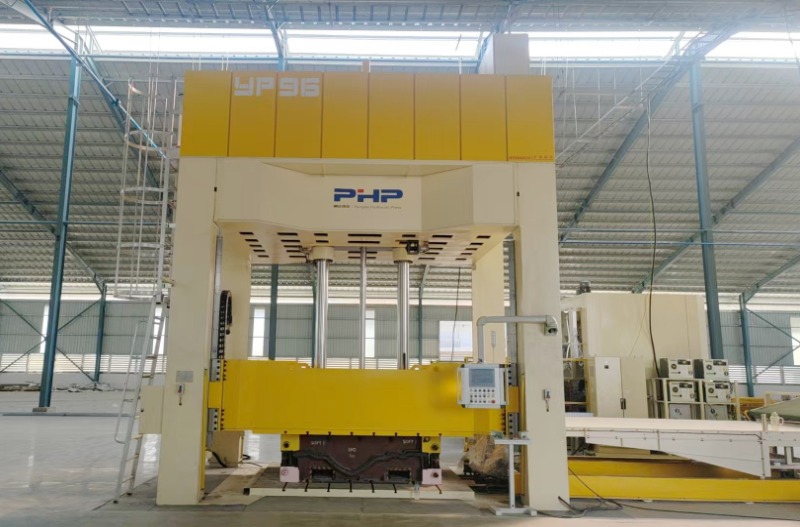 Tim Layanan PHP Berhasil Menyelesaikan Instalasi dan Komisioning Mesin Press Bagian Interior Seberat 150Ton di Indonesia